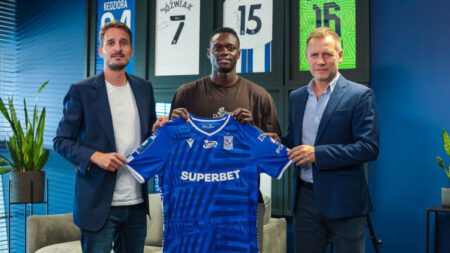 Ouma on loan to Lech Poznań for a year