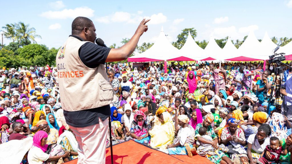 CS Geoffrey Ruku addresses residents in Kisauni during a government relief distribution