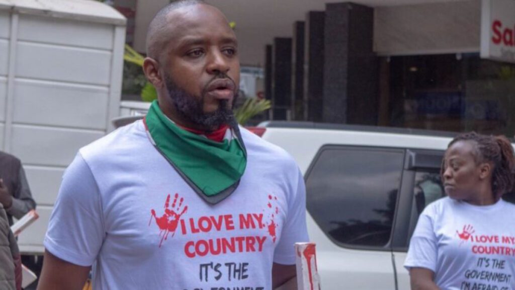 Boniface Mwangi arrested at Lukenya home by DCI officers