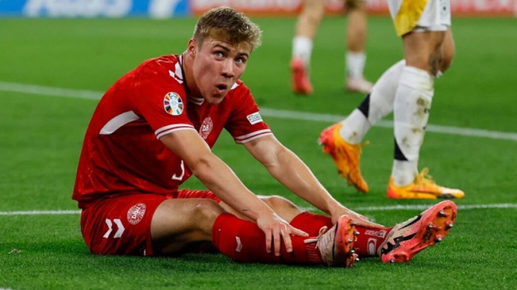 Rasmus Hojlund unveiled as new Napoli signing after Manchester United loan deal