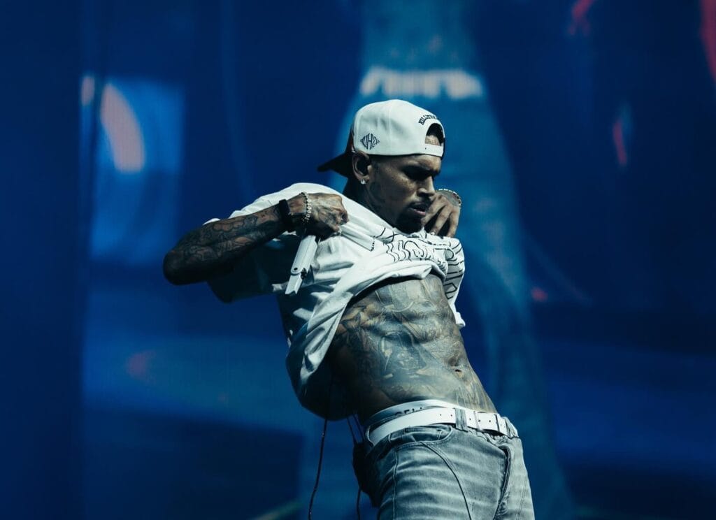 chris-brown-arrested-in-the-uk-over-nightclub-attack