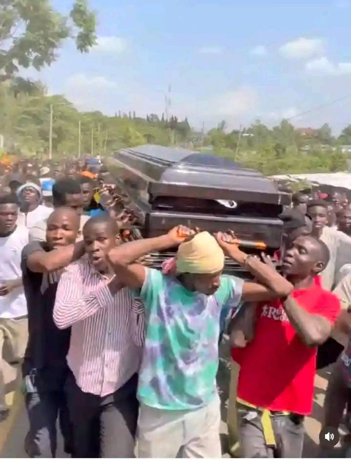 Youth carrying coffin of Albert Ojwang march to Mawego Police Station before torching it