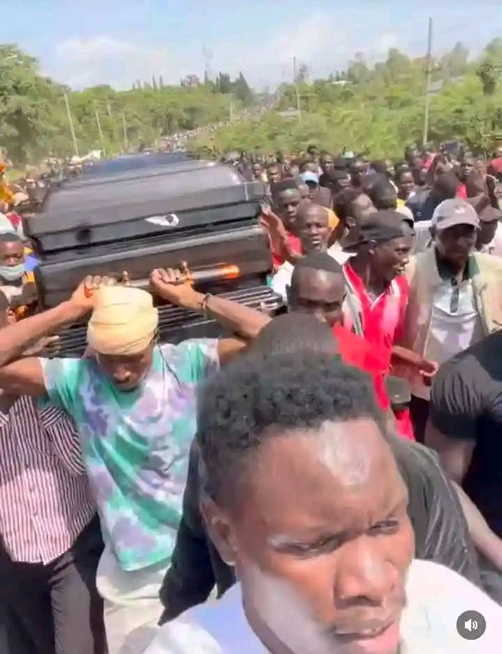 Youth carrying coffin of Albert Ojwang march to Mawego Police Station before torching it